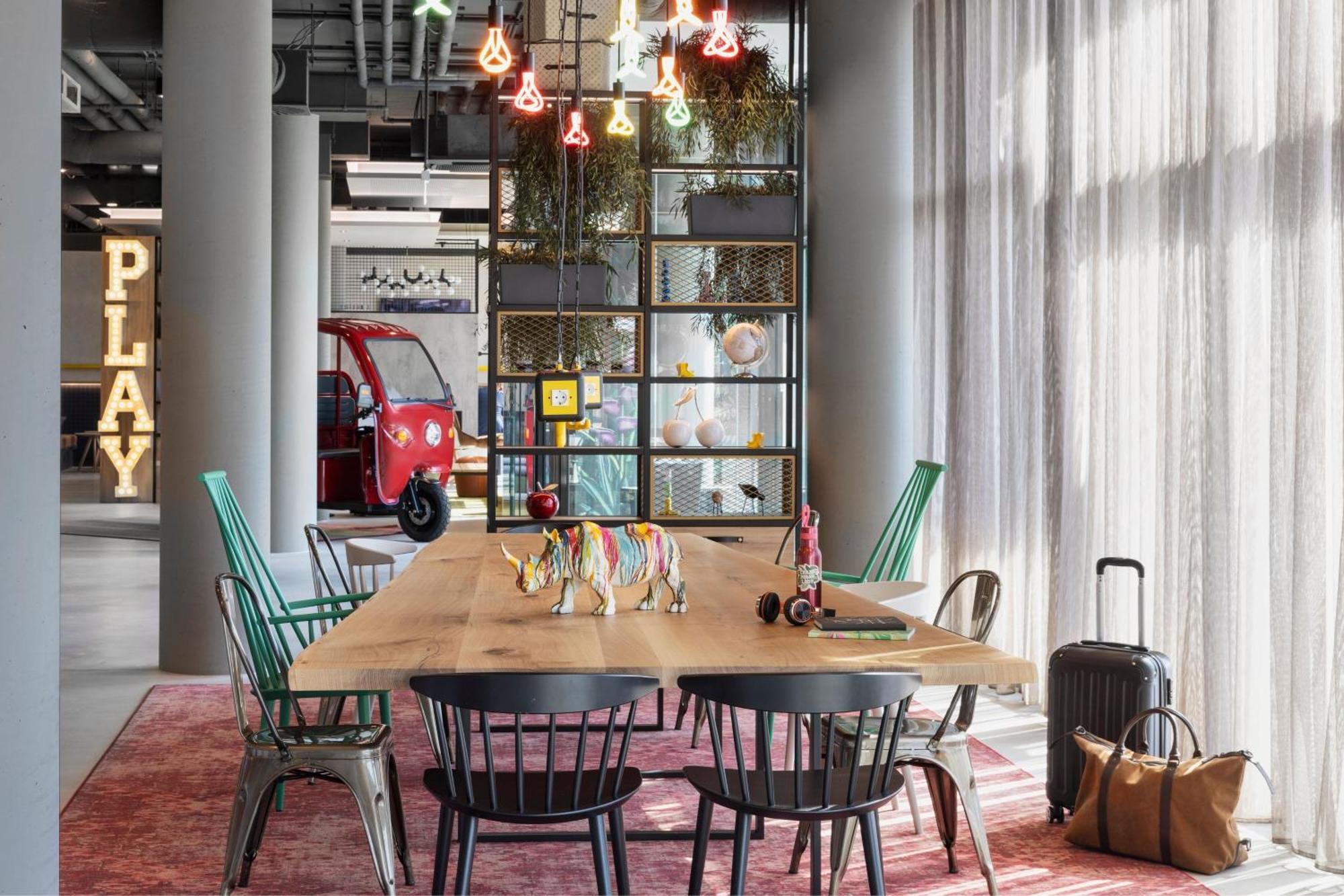 Moxy Vienna City East Extérieur photo